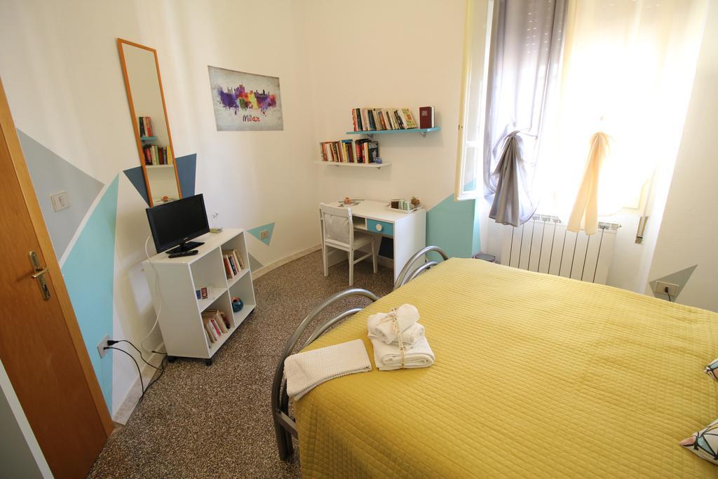 Bed 'N Books Sassari Bagian luar foto