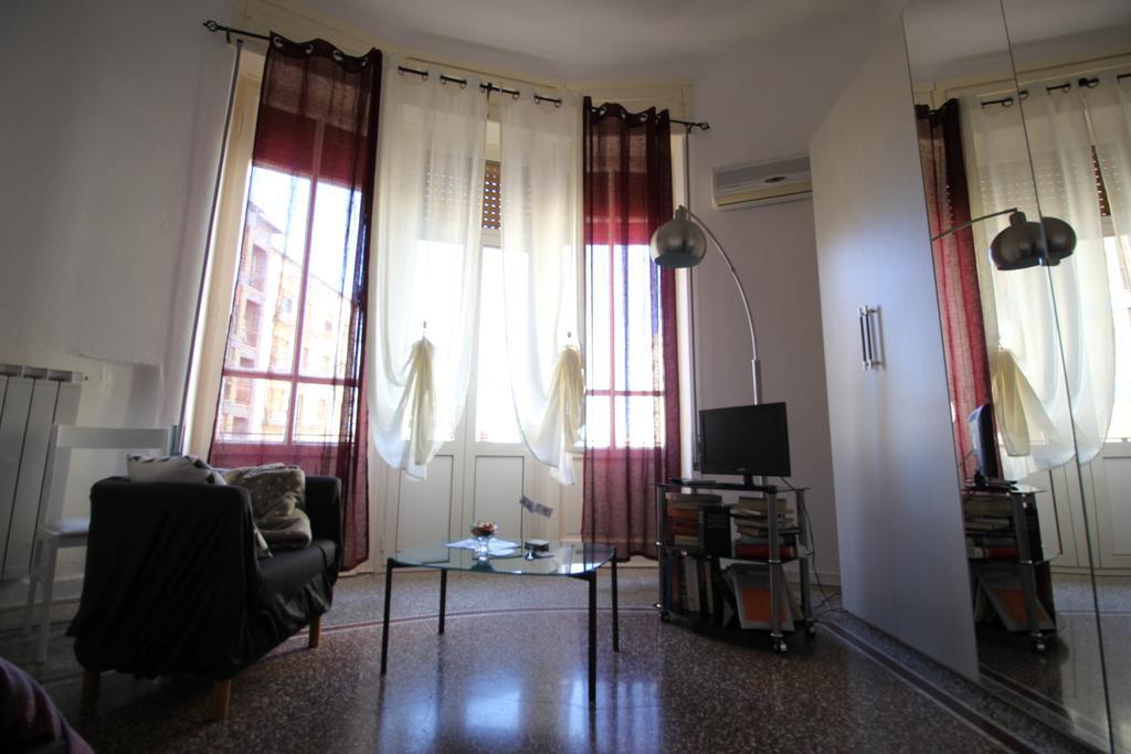 Bed 'N Books Sassari Bagian luar foto