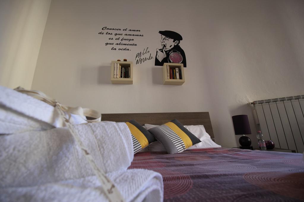 Bed 'N Books Sassari Bagian luar foto