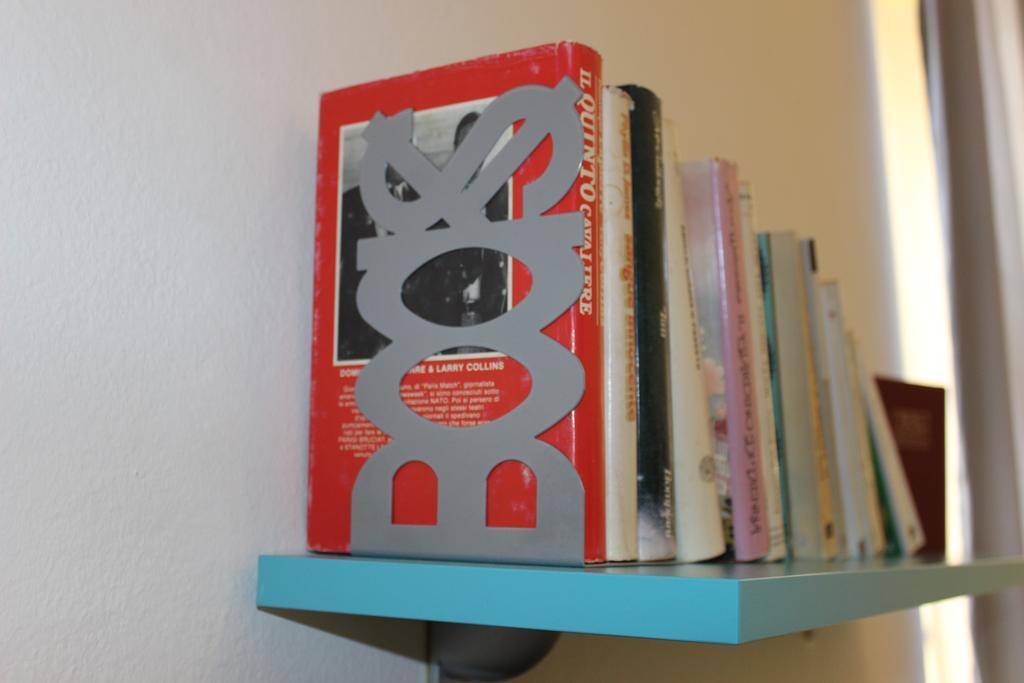 Bed 'N Books Sassari Bagian luar foto