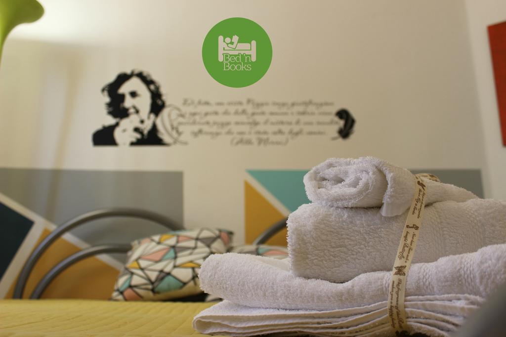 Bed 'N Books Sassari Bagian luar foto